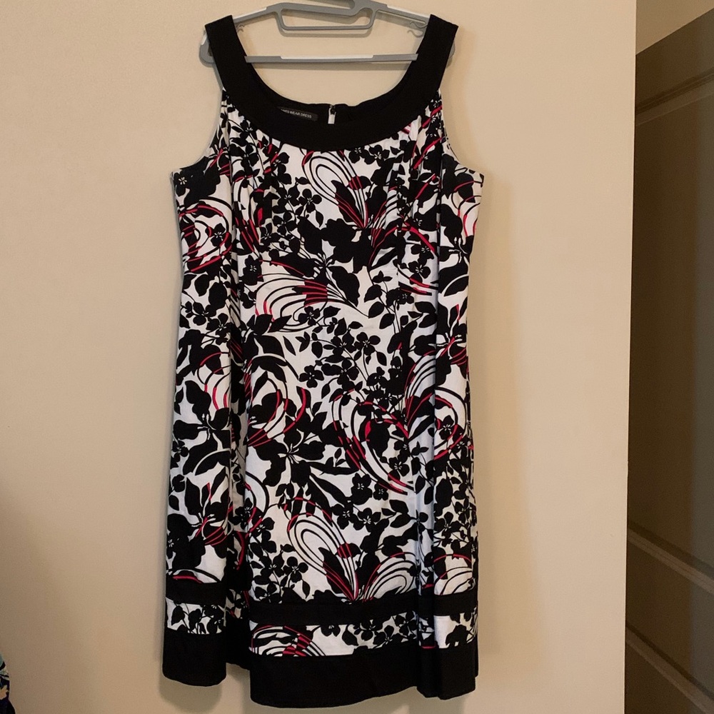 Jones Wear 20W Floral Dress